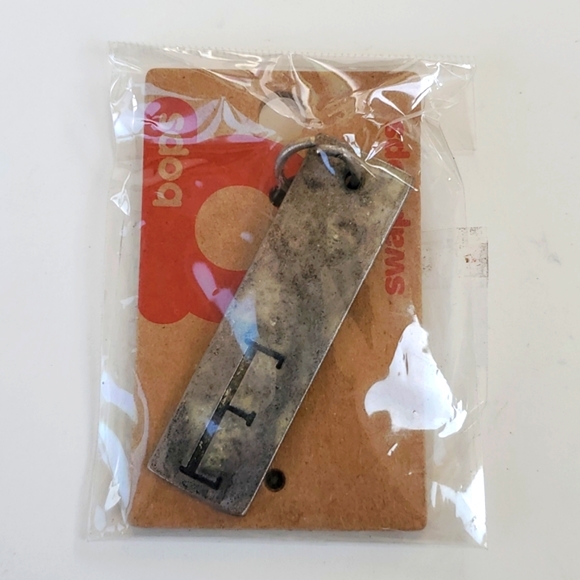 Boutique Swap Bops Adornment Charm Thin Rectangle E Any Necklace or Bracelet - Picture 1 of 5